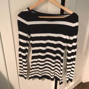 Black and white long sleeve shirt XS